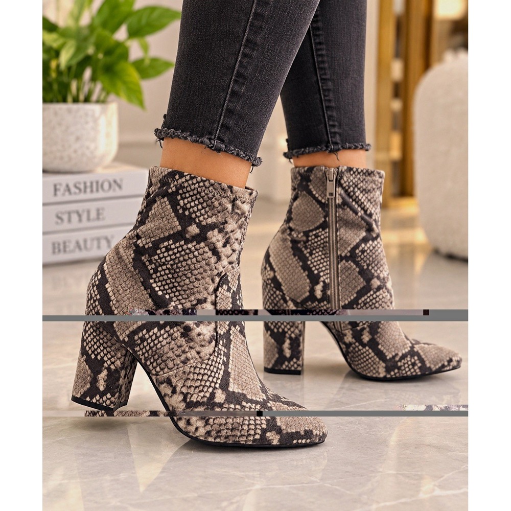 Steve Madden Elorine Women 8M Snake Print Velvet Ankle Bootie Pointed Zip Gray